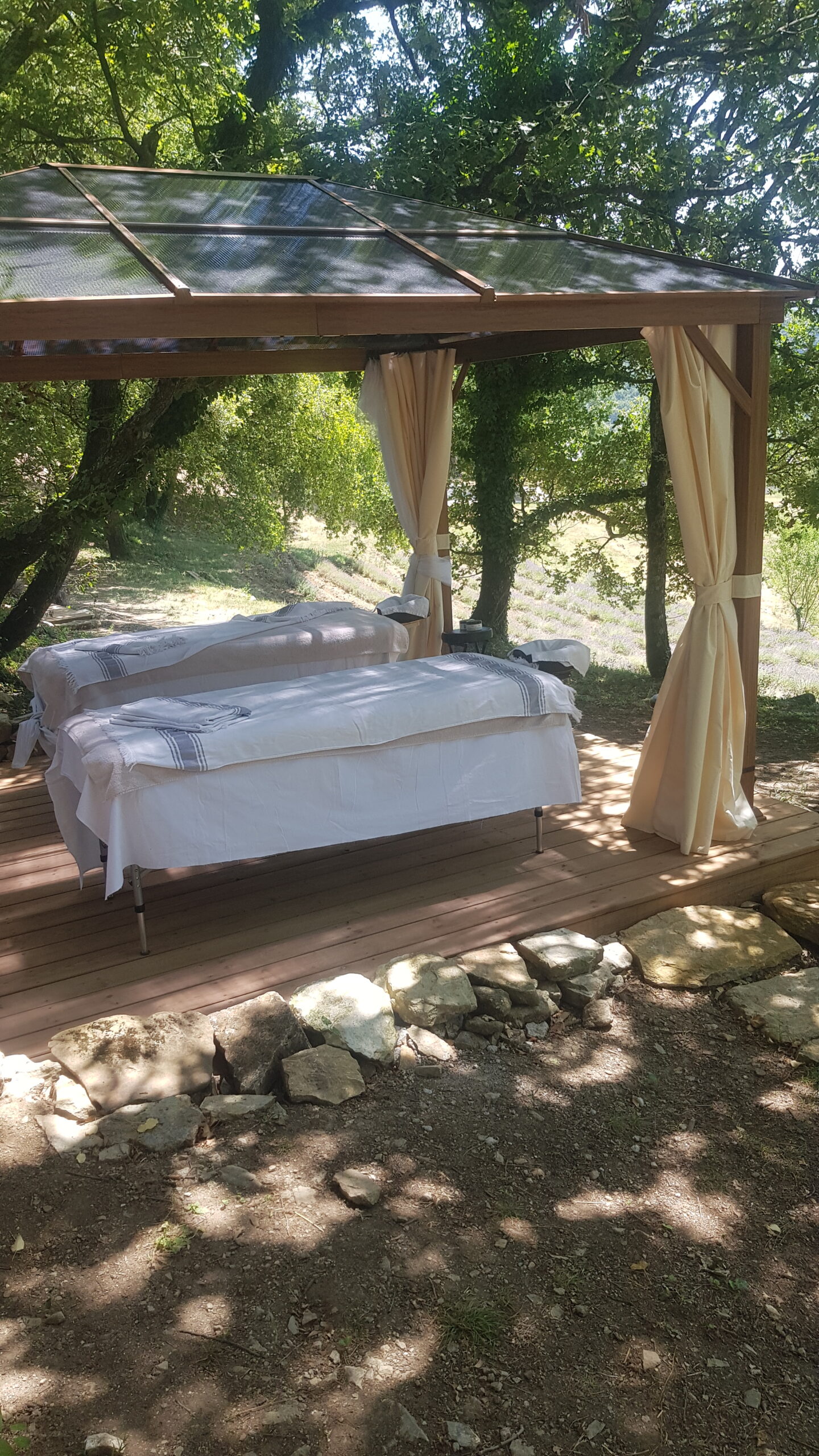 🌿 Les bienfaits des massages en pleine nature : une expérience de bien‑être unique